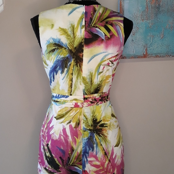 Amelia/ Floral Print/ Sleeveless Dress - Picture 9 of 10